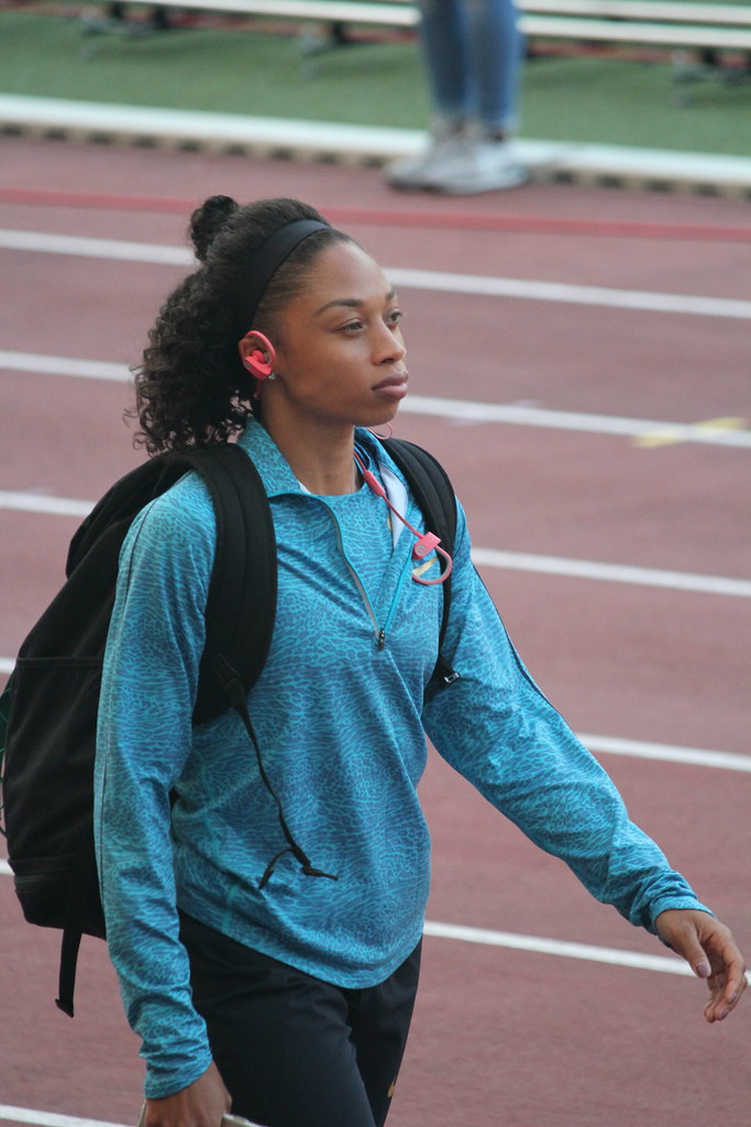Women’s 400m relay gold